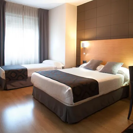 Universal Hotel 2*