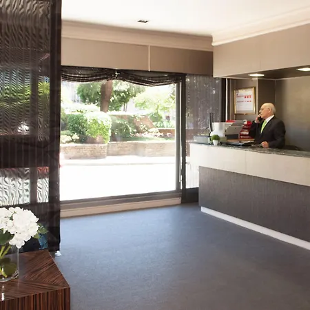 Universal Hotel 2*
