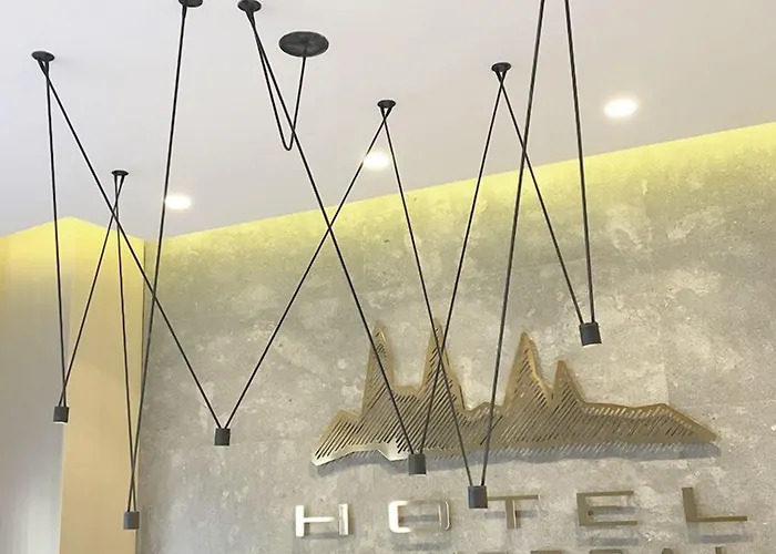 ウニヴェルサル 2*